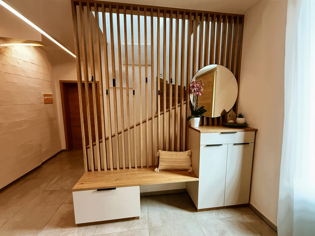 Vorraum_Champagner_Wildeiche Echtholz furniert